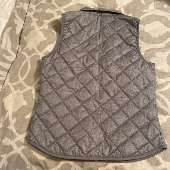 Gray light quilted Old Navy vest - Picture 3 of 3